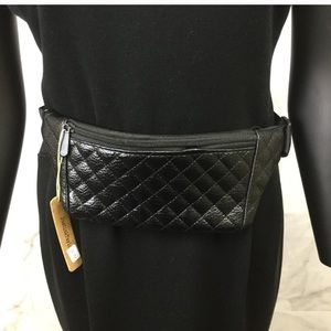 Justin&Taylor black quilted fanny pack